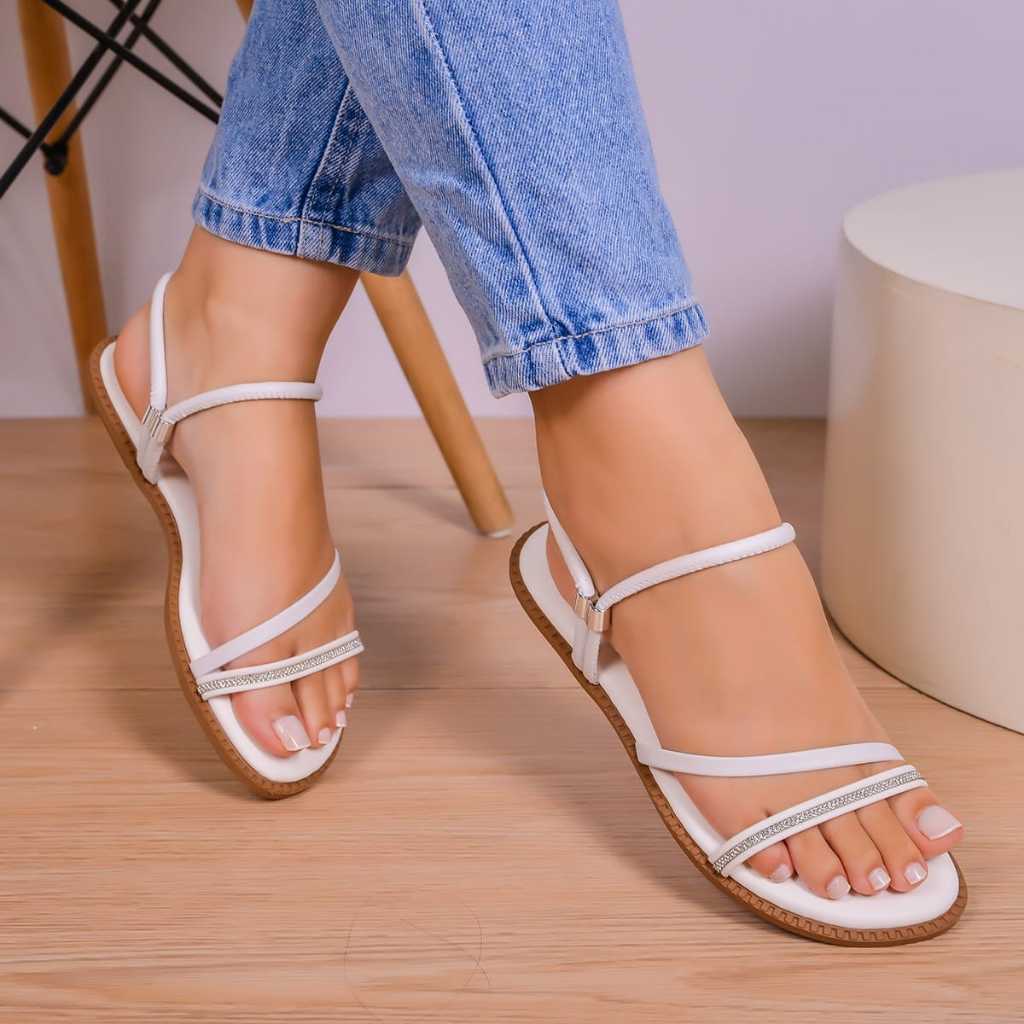 Sandália Rasteira Feminina Branca com Tiras Finas Brilho Confortável Antiderrapante Casual Elegante