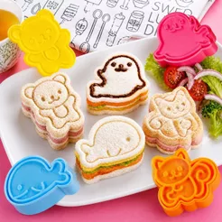 Kit com 4 Cortadores de Pão Infantil Sanduíche Divertido