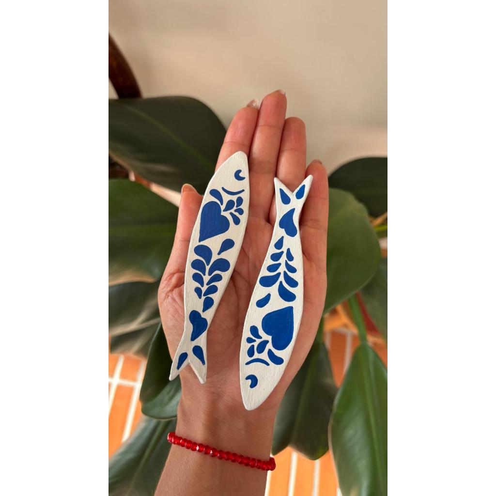 Casal Peixes decorativos artesanais azul e branco | Cerâmica fria pintado à mão minimalista — imagem 2 de 2