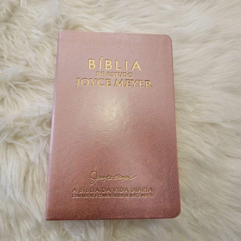 Bíblia de Estudo Joyce Meyer – A Bíblia da Vida Diária | Capa Luxo Rosê