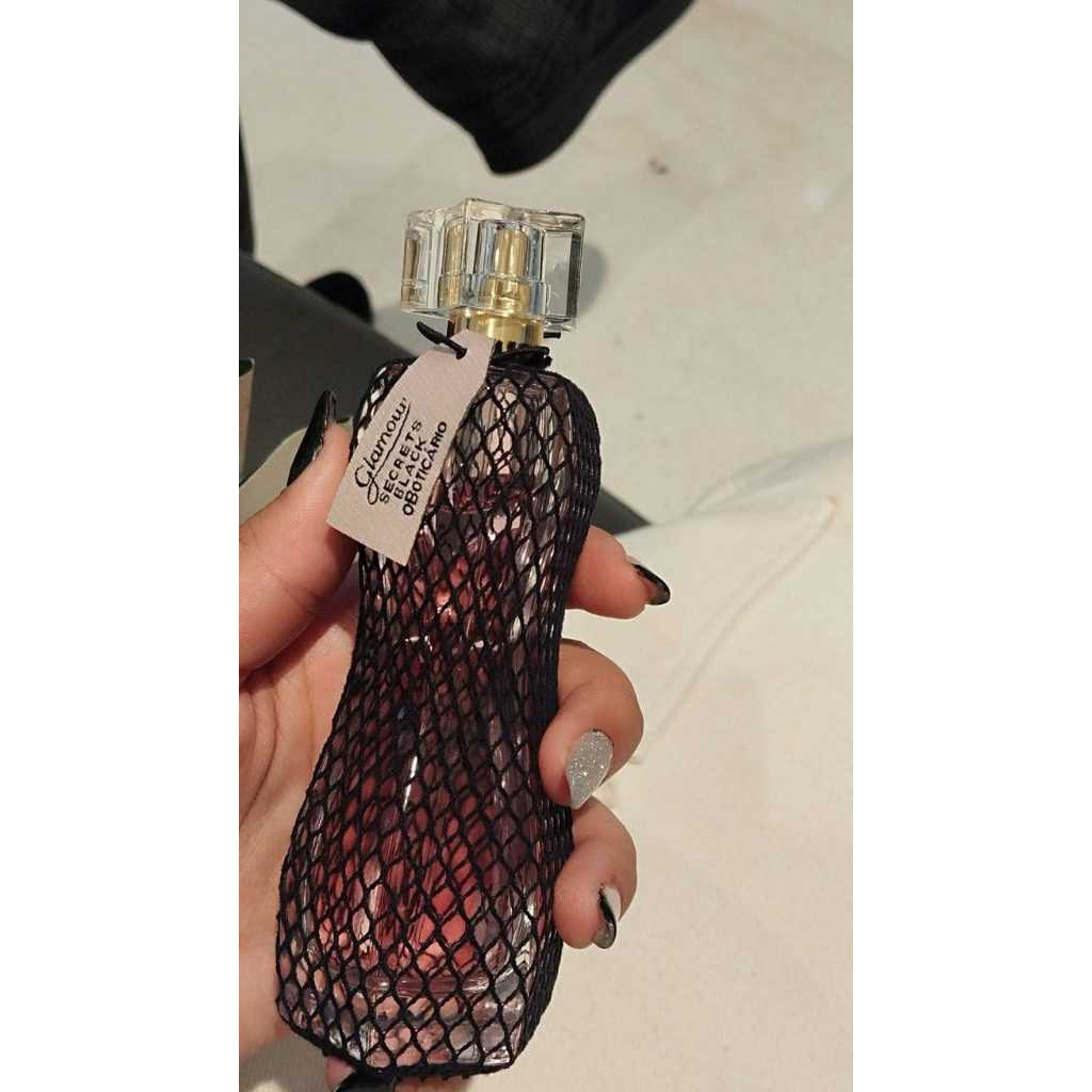 GLAMOUR SECRETS BLACK -Deixe que o perfume conte a sua história.