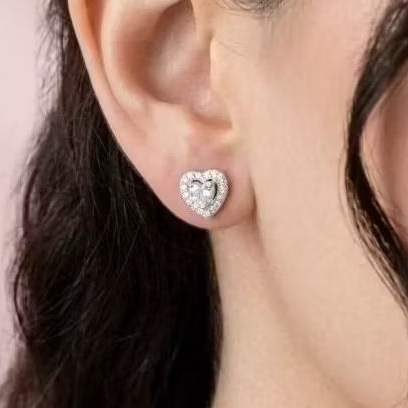 Brinco Feminino Coração Cravejado Zircônia Banhado a Prata Brilho Luxo Delicado Elegante Presente Dia Dos Namorados Joia