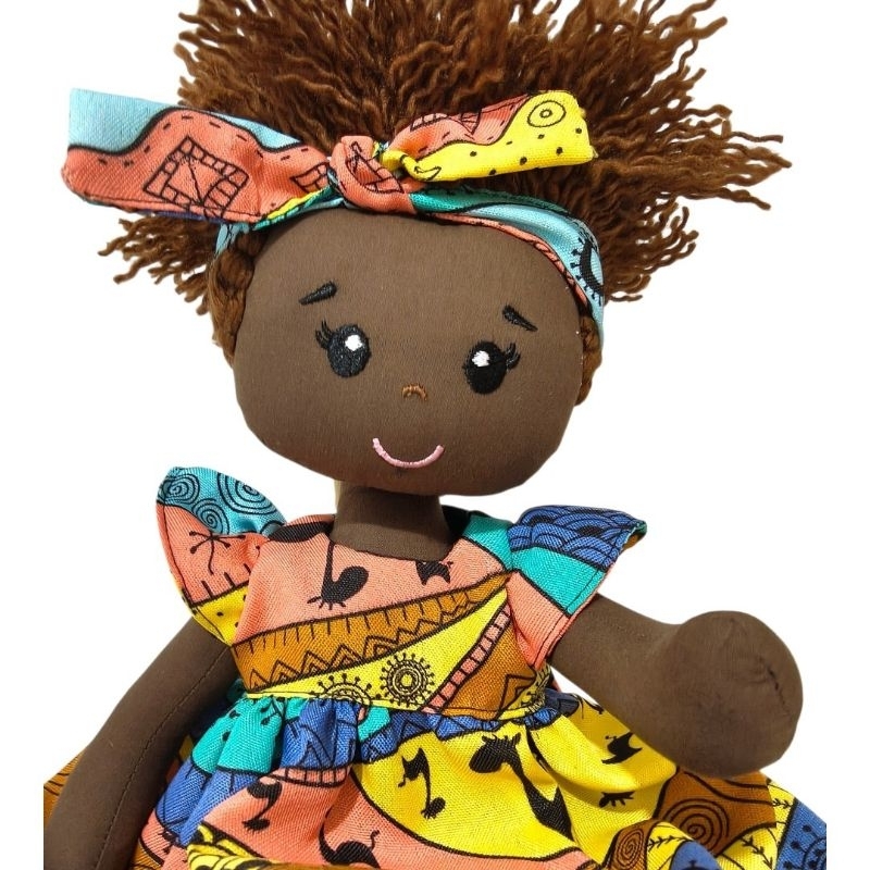 Boneca de pano negra africana, afro com roupa removível