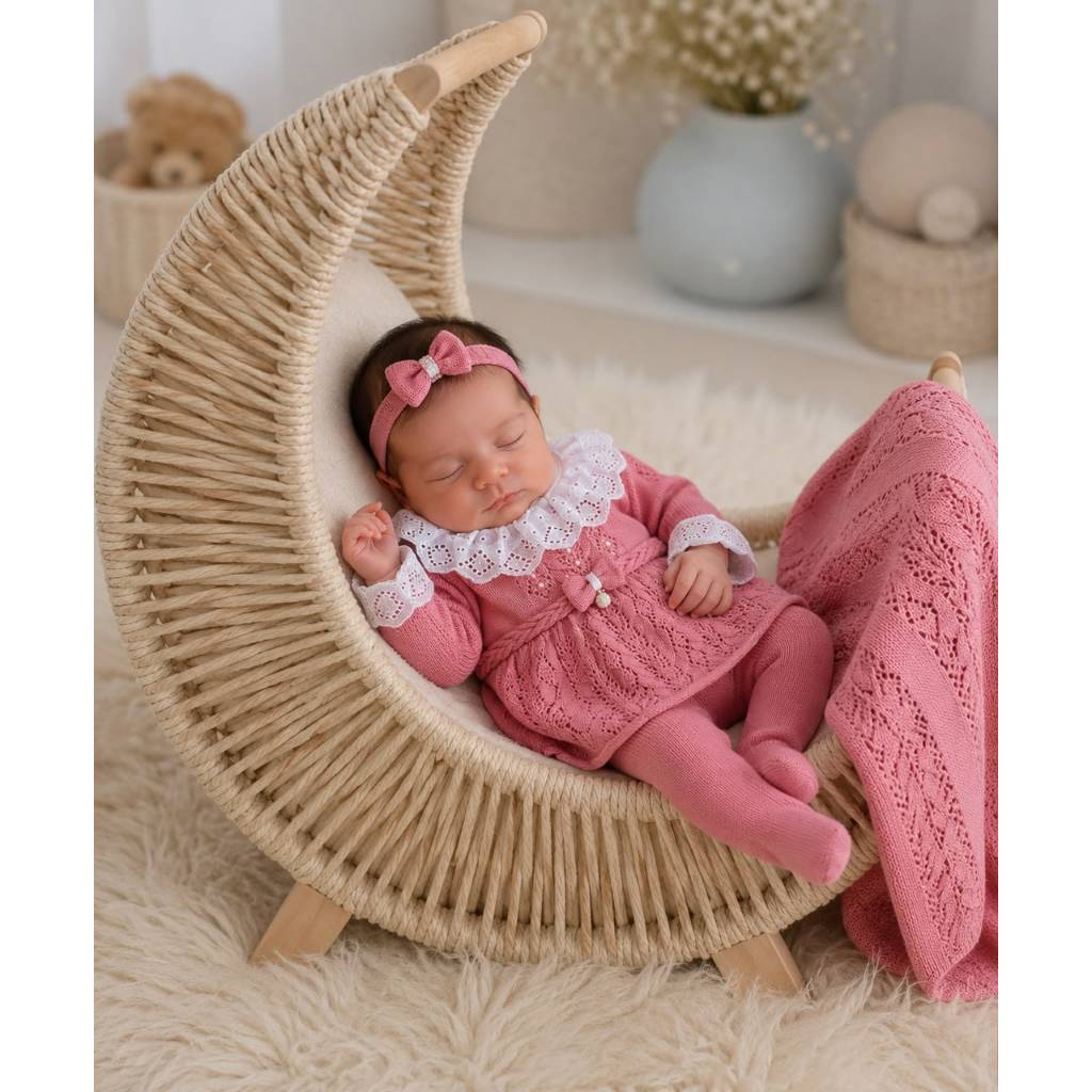 Saída de Maternidade 3 Peças em Tricô Premium Rosa Chá Lilás Vermelha com 3 peças - Vestido, calça e manta