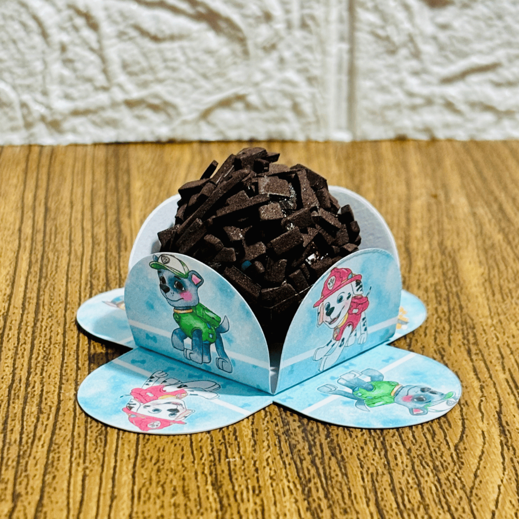 100  Forminhas de doce brigadeiro  PATRULHA CANINA AQUARELA- 4 pétalas docinhos de festa