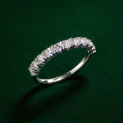 Anel Feminino Meio Aparador Moissanite 3mm em Prata 925 Elegante