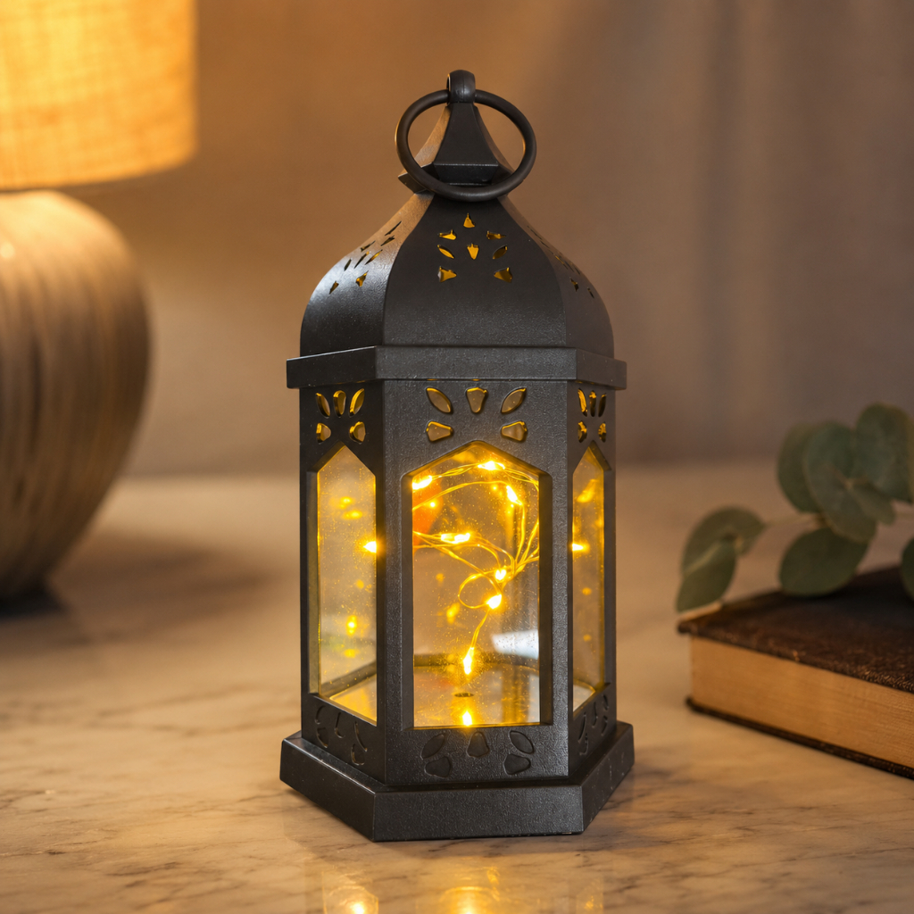 Lanterna Decorativa Marroquina LED 18cm Preta Luz Quente a Pilha para Ambientes