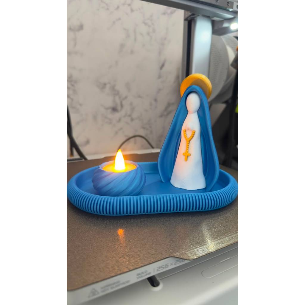Kit Nossa Senhora Minimalista com Bandeja e Porta-Velas 13cm Vela LED Decoração Religiosa