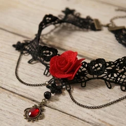 Gargantilha Choker de Renda Preta com Rosa Vermelha e Pingente de Pedra Vermelha Estilo Gótico Medieval