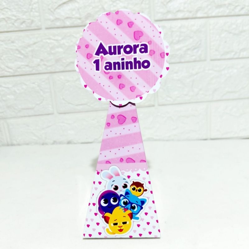 Caixinha Pirâmide Cone Bolofofos Rosa Personalizada Com Nome e Idade Lembrancinha Festa Infantil