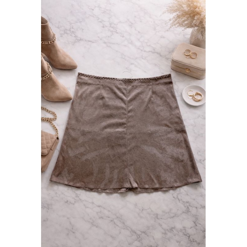 saia feminina Renner em Suede tamanho m
