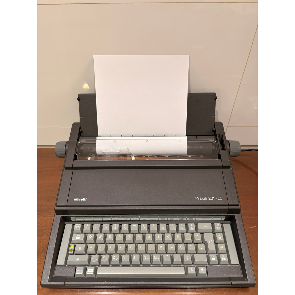 Máquina Escrever Olivetti Praxis 201 - II Elétrica Bivolt 100% Funcional