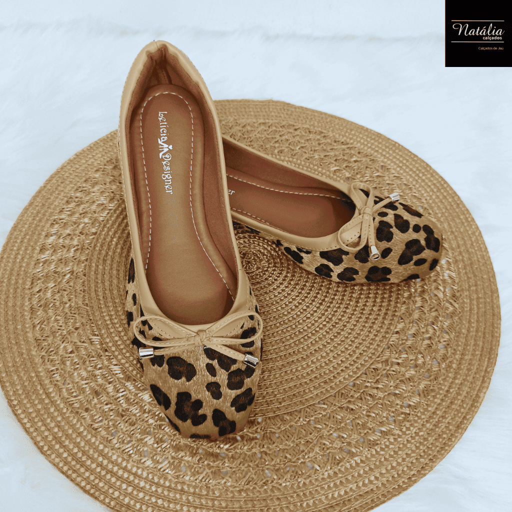 Sapatilha Feminina Estampa de Onça Bico Quadrado Detalhe Laço Traseiro Confortável Elegante Casual