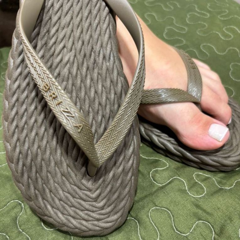 Sandália Feminina Confortável com Design Leve e Material Macio de Alta Qualidade