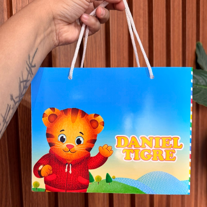 10 Sacolas Daniel Tigre Personalizada lembrancinhas Aniversário Mêsversário Sacolinha Tamanho G