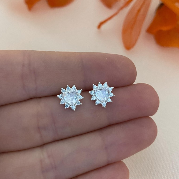 Par de Brinco Coração com Zircônia Prata 925 Par de Jóias Delicadas 9mm a 11mm