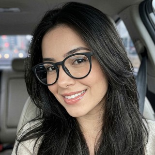 Armação para Grau Feminina Redonda Illok Preta Resina Leve e Confortável