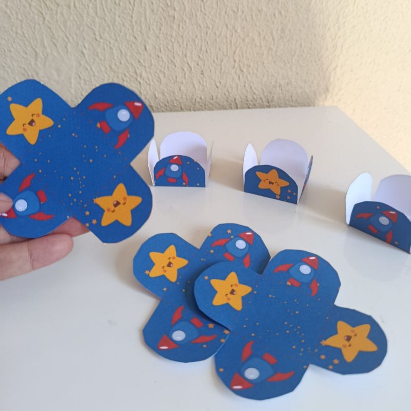 FORMINHA DE DOCES ASTRONAUTA PERSONALIZADA NO TEMA - LEMBRANCINHA DE FESTA- ANIVERSÁRIO