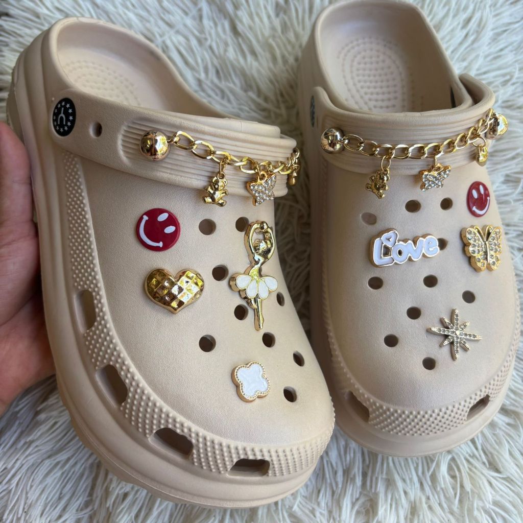 Plataforma Babuche Sandália Chinelo Leve Confortável Antiderrapante com Pins Yvate