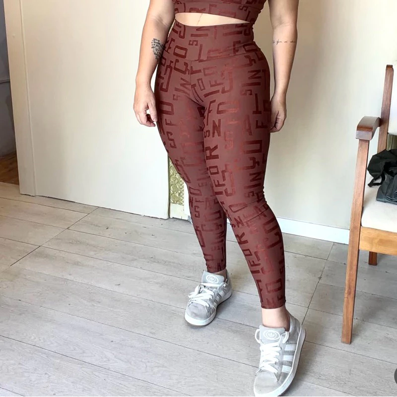 Calça Legging LETRA Feminina em Jacquard Cintura Alta Alta Compressão Fitness Academia — imagem 1