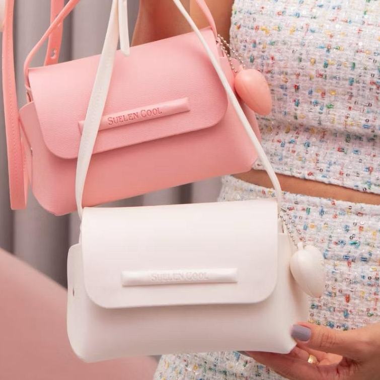 Bolsinha Feminina Pequena Suellen com Coração – Clutch, Necessaire Porta Maquiagem