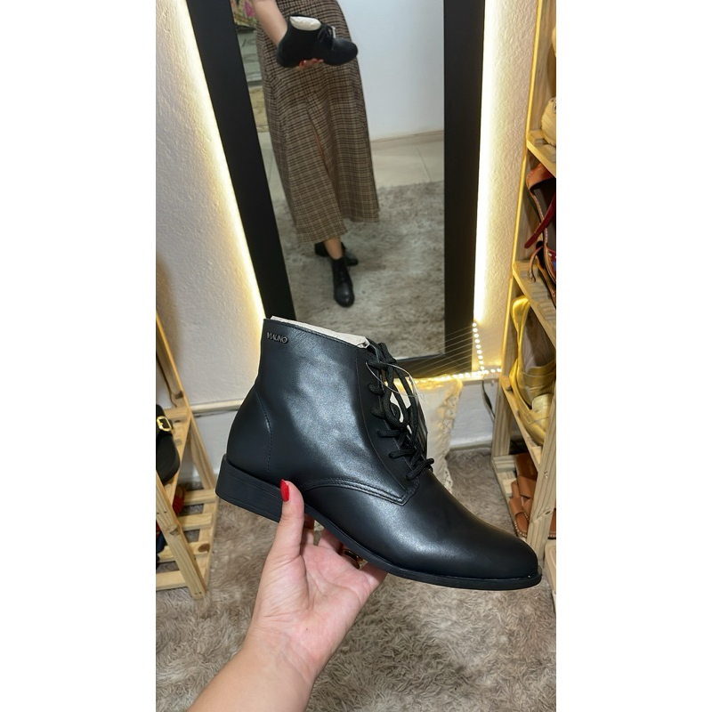 Bota cano curto VIA UNO ORIGINAL em couro