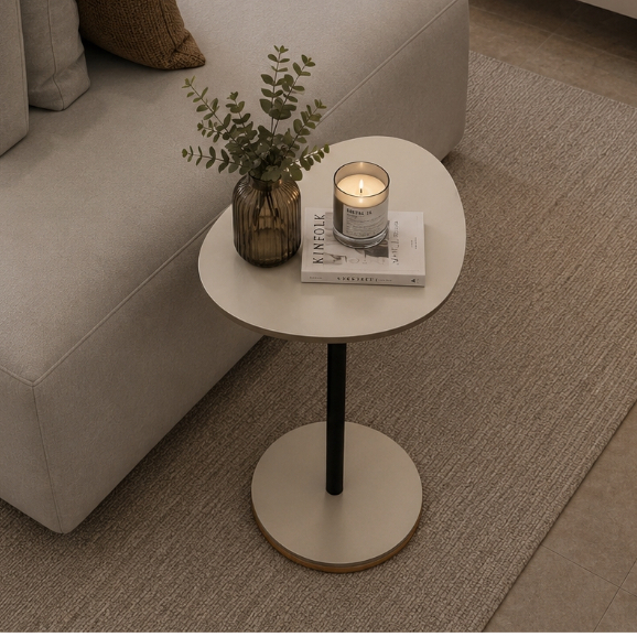 Mesa Lateral de Apoio Orgânica Vitta 100% MDF Moderna  Pés de Aço Minimalista Decorativa - LH Móveis