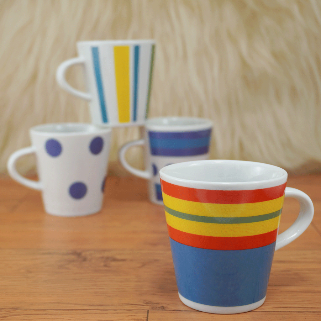 Jogo 4 Xícaras Canecas 120ml em Porcelana decoradas Listras com Bolinhas Coloridas Sortidas