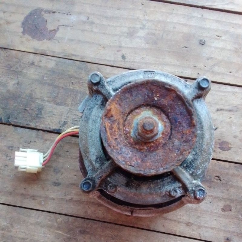Motor ( base quebrada) da lavadora brastemp cônsul 127v usado