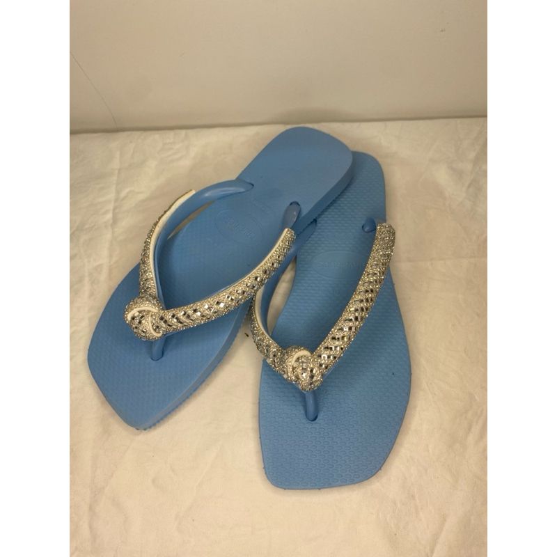 chinelo feminino, azul serenity, strass, brilho, rasteirinha, confortável, elegante, customizado, luxo, moda feminina