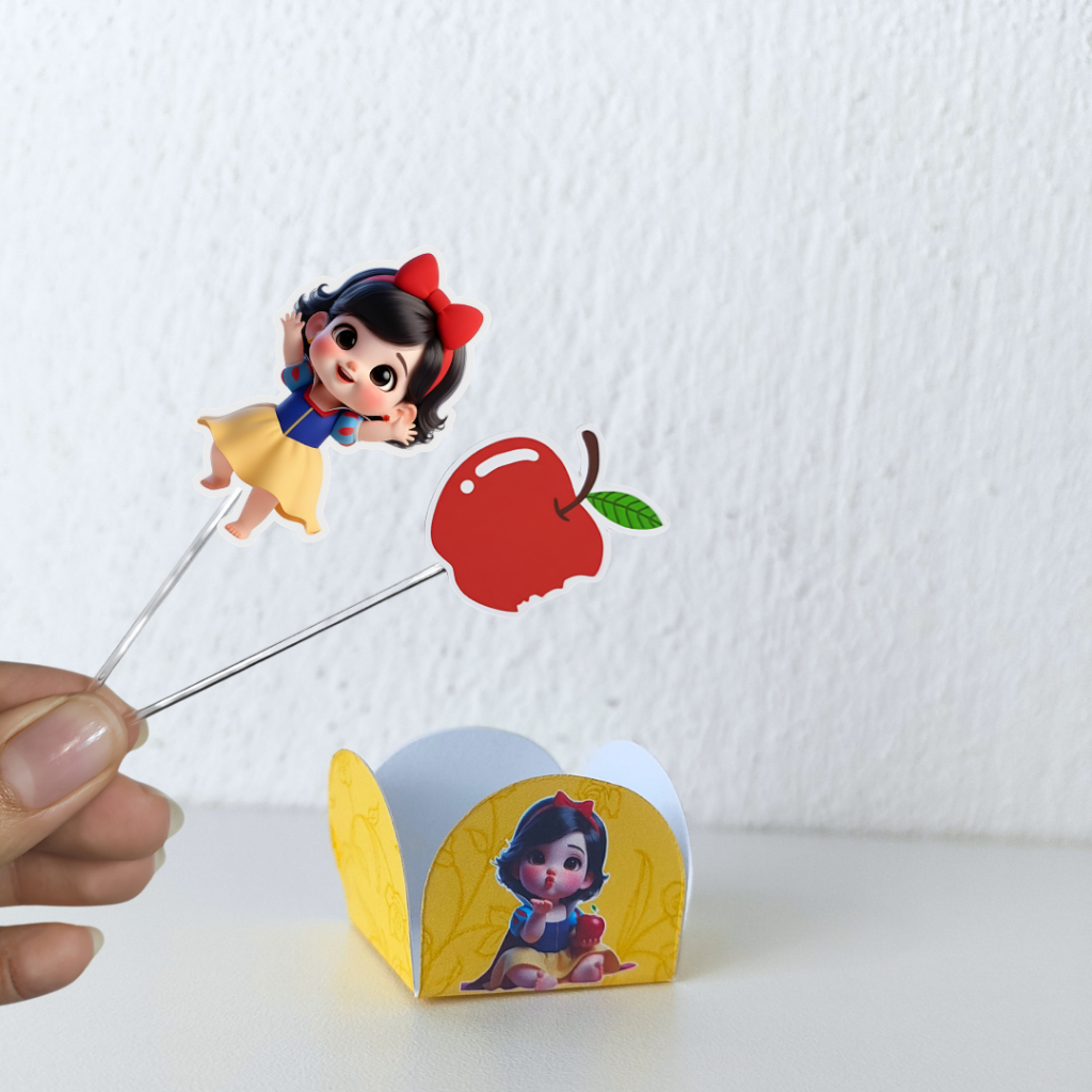 Forminhas personalizadas de doce e tags de docinhos tema Branca de Neve Baby aniversário Lembrançinhas