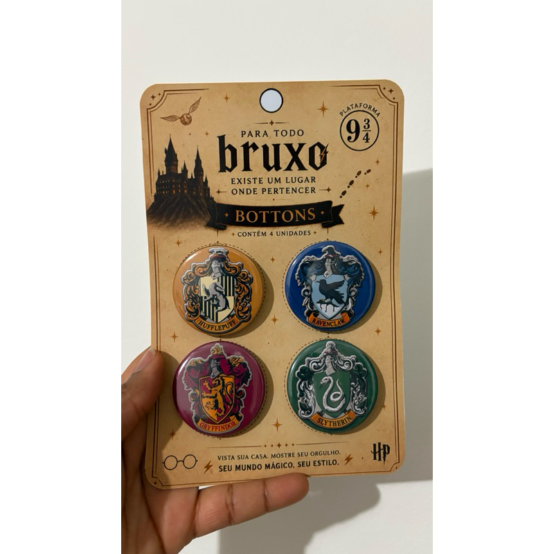 Kit 4 Bottons Harry Potter Casas Hogwarts 44mm – Gryffindor, Sonserina, Corvinal e Lufa-Lufa | Presente para Fãs