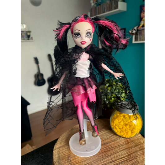 Boneca Monster High Draculaura da edição Ghouls Rule - Usada