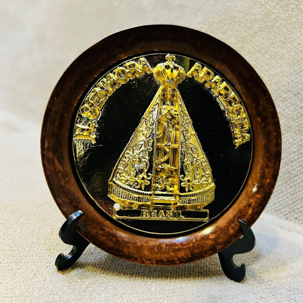 Adorno Pratinho Nossa Senhora Aparecida Fundo Preto 7,5cm Decoração Religiosa Católica