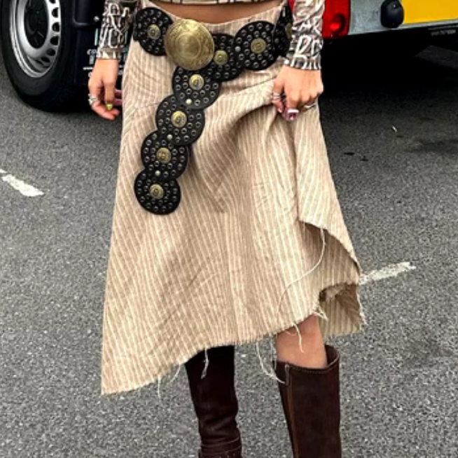 Cinto Feminino Redondo Médio Estilo Barroco e Boho Couro Sintético Adornado Em Metal
