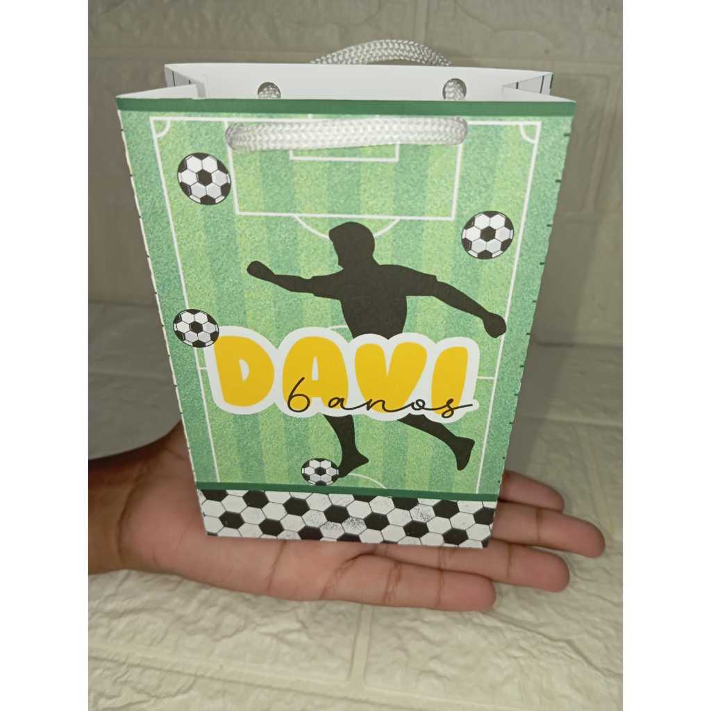 Sacolinha Surpresa Personalizada P - Tema Futebol- Lembrancinha Festa Infantil com Nome e Idade