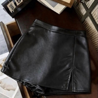Short Saia Feminino Curta Couro Fake Cintura Alta Moda Balada Blogueira Elegante