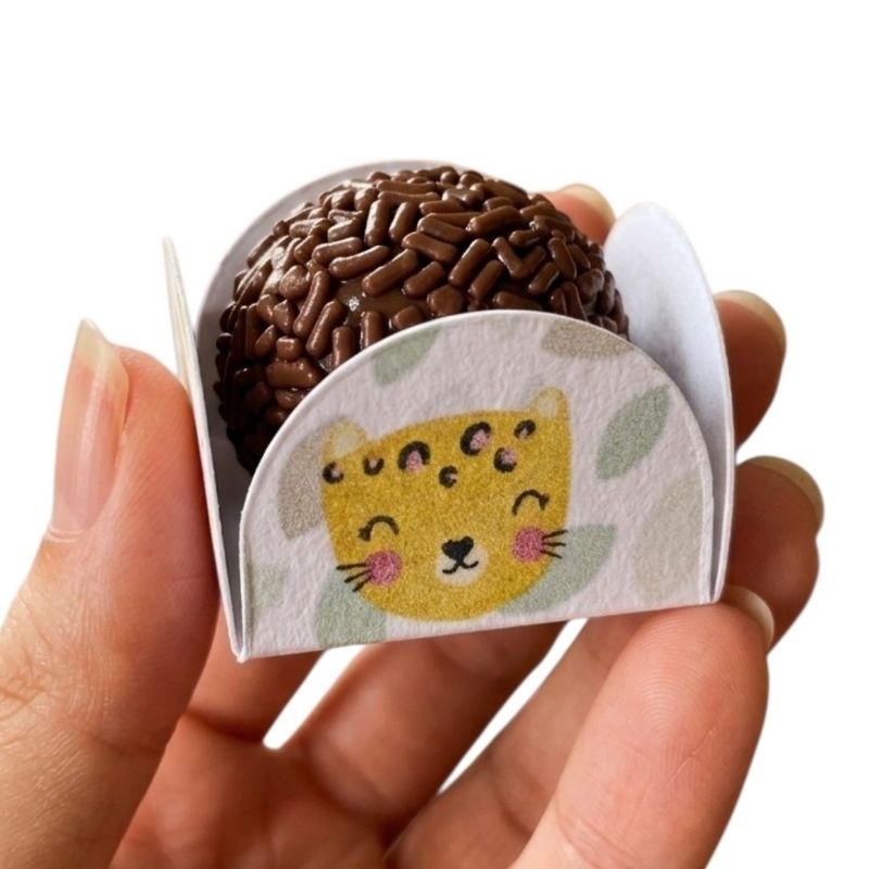 Forminhas doce Brigadeiro oncinha, festa safari ,forminha 4 petalas oncinha,