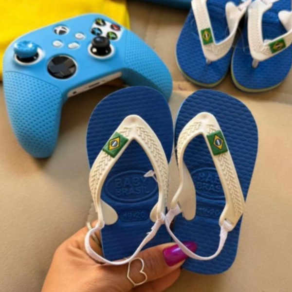 Chinelo Baby Bebê Infantil de Dedo com Elástico no Calcanhar Antiderrapante Leve Macio Menino Menina Brasil