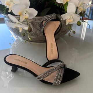 Sandália Feminina Salto Kitten Heel 6cm Brilho Strass NÓ Ponta Fina Napa Luxo Festa Casamento