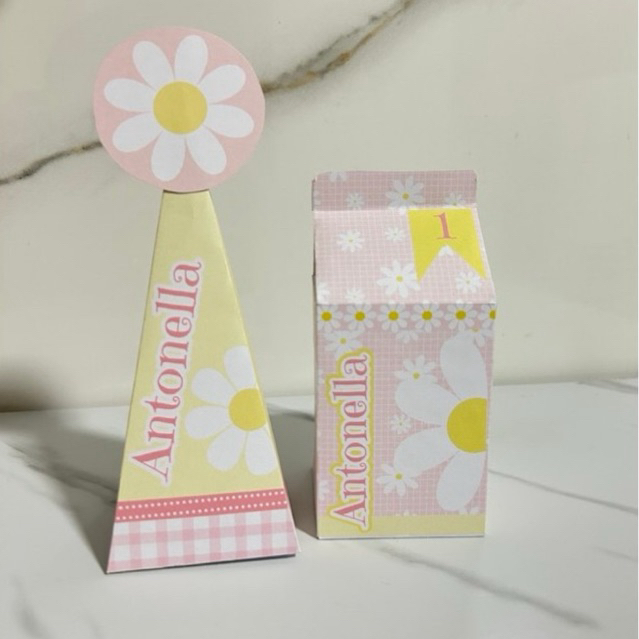 Kit PEGUE E MONTE Milk e Pirâmide caixinhas personalizadas margaridas | lembrancinhas aniversário infantil