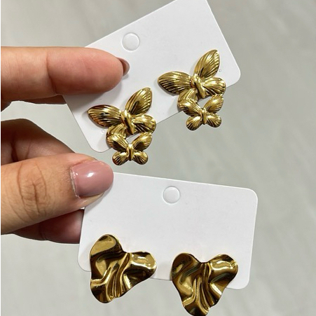 Brincos feminino dourado borboleta dupla e coração martelado AÇO INOXIDÁVEL ✨ modernos e elegantes — imagem 2 de 2