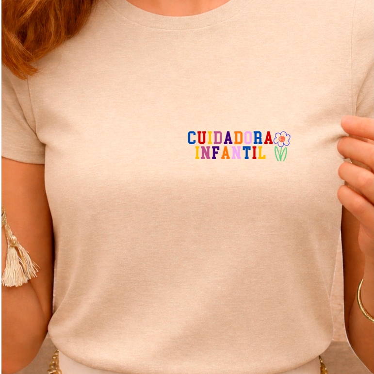 Blusa Cuidadora Infantil Feminina Baby Look Profissão Colorida no Peito 100% Algodão Confortável