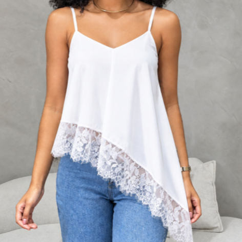 Blusa de Alcinha Regata Assimétrica Feminina com Renda Babado — Leveza, Elegância e Conforto