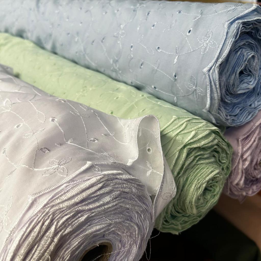 Tecido layse com algodão bordada -1m x 1.30m -a Layse e  utilizado para decorar acabamentos de fronhas, lençóis, em Oferta na Shopee