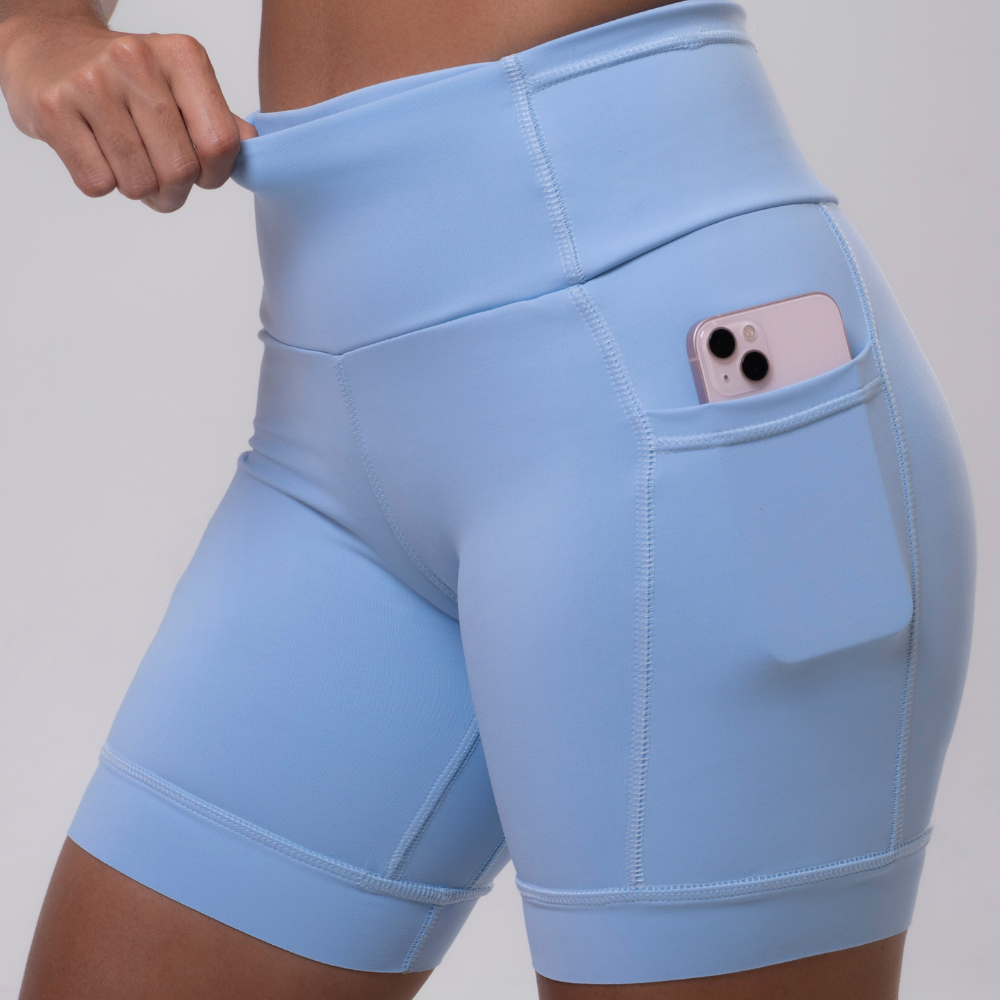 Short Corrida e academia Feminino em Poliamida com Bolsos Celular e lateral Cós Alto Secagem Rápida