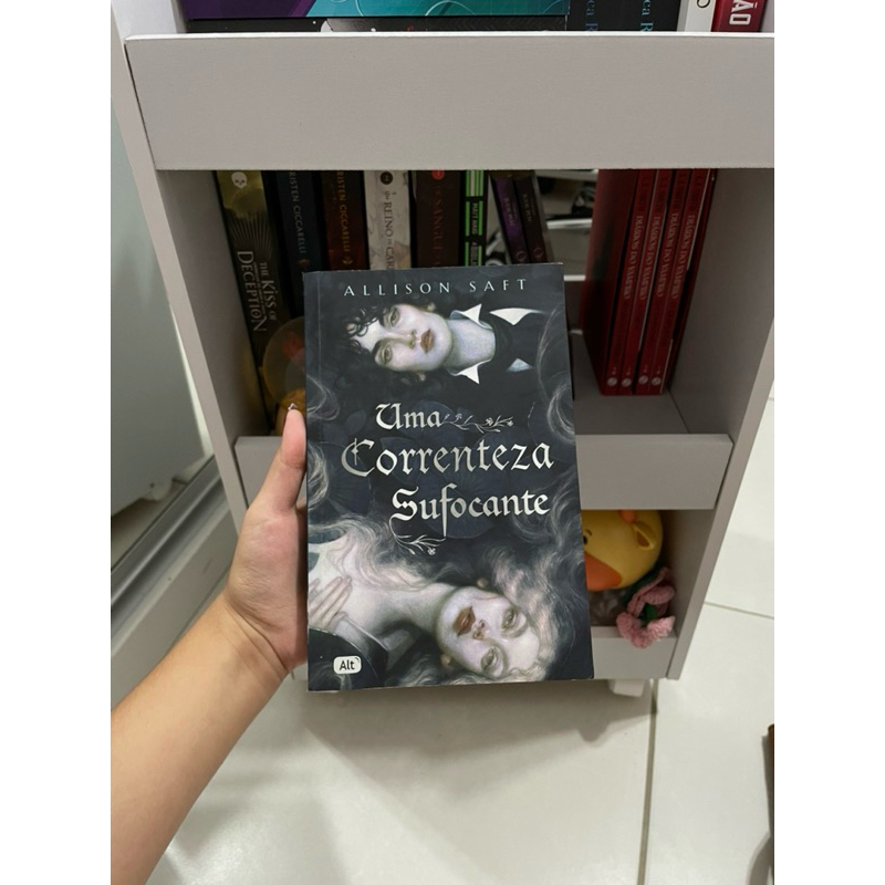 LIVRO NOVO: Uma Correnteza Sufocante - Allison Saft