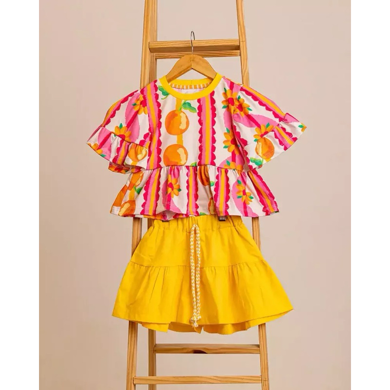 Conjunto Infantil Feminino Verão  Blusa Estampada Flores + Short Colorido 💛 Roupa Menina Estilosa e Confortável
