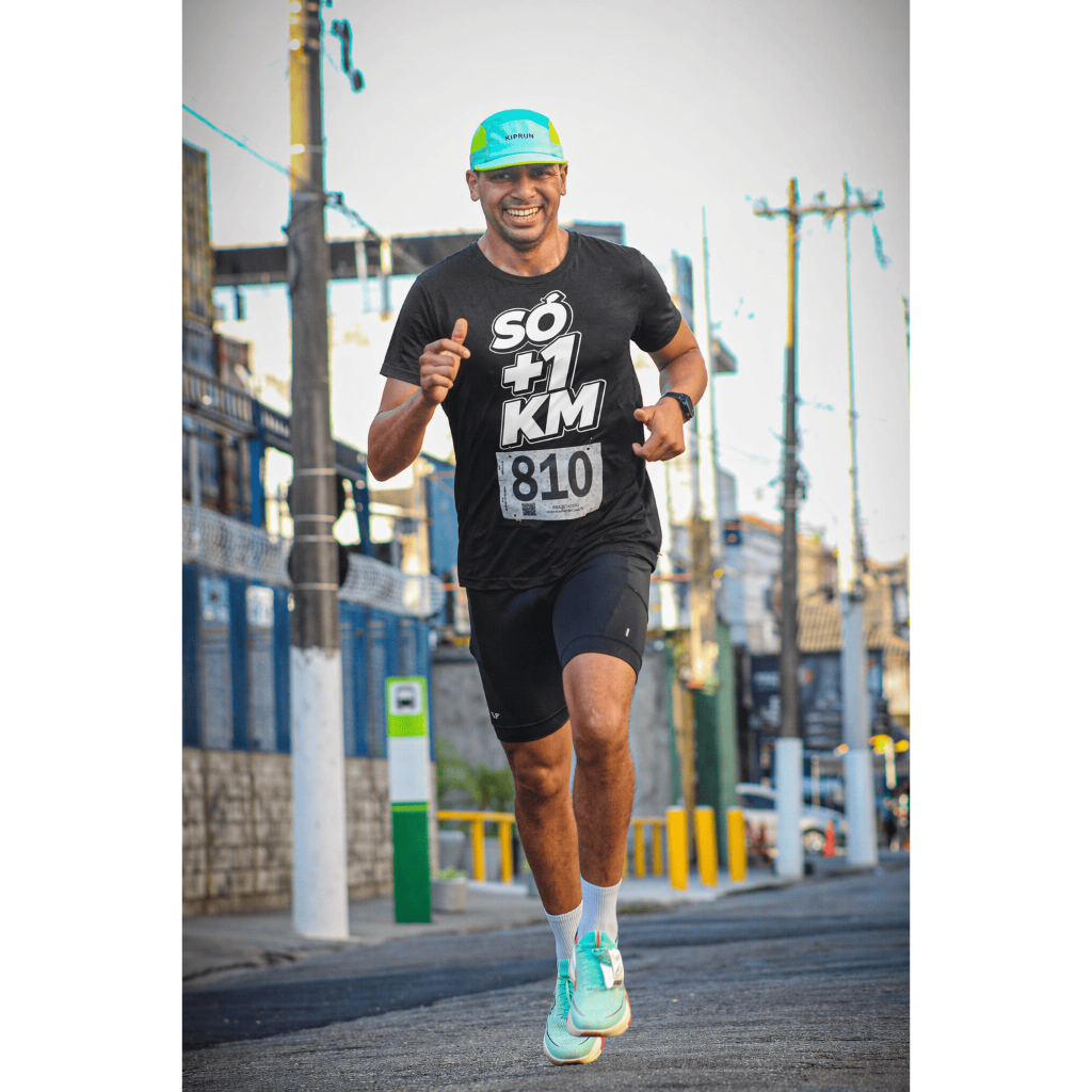 Camiseta corrida dry fit unisex leve respirável treino 5km 10km academia — imagem 2 de 2