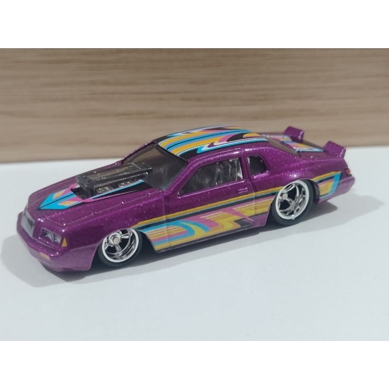 Hot Wheels Ford Thunderbird Pro Stock Premium.